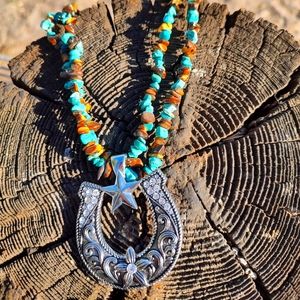 Double Stand Horseshoe Necklace